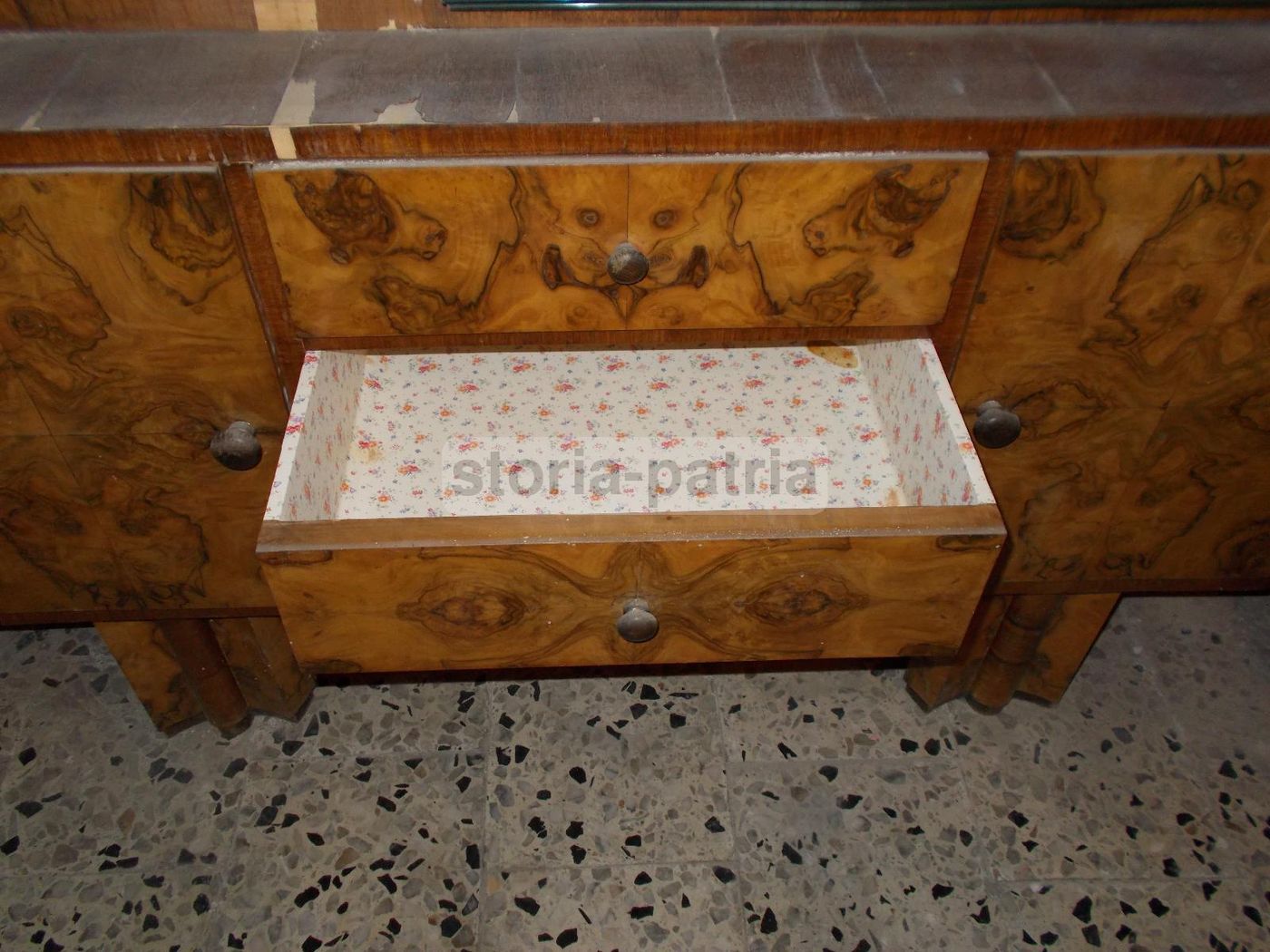 Credenza Modernariato Anni 50 60 In Radica Con Vetrina
