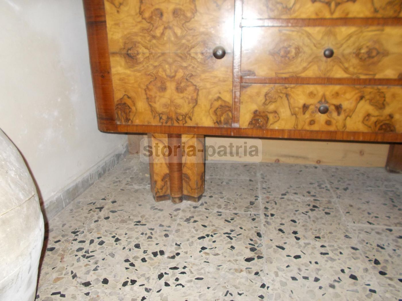 Credenza Modernariato Anni 50 60 In Radica Con Vetrina