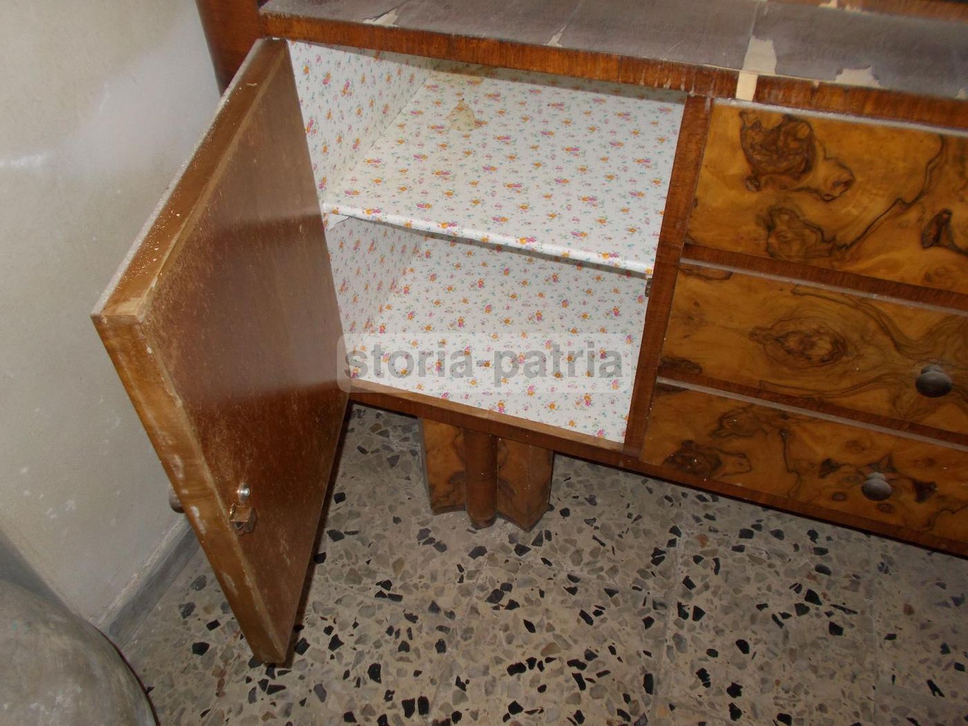 Credenza Modernariato Anni 50 60 In Radica Con Vetrina