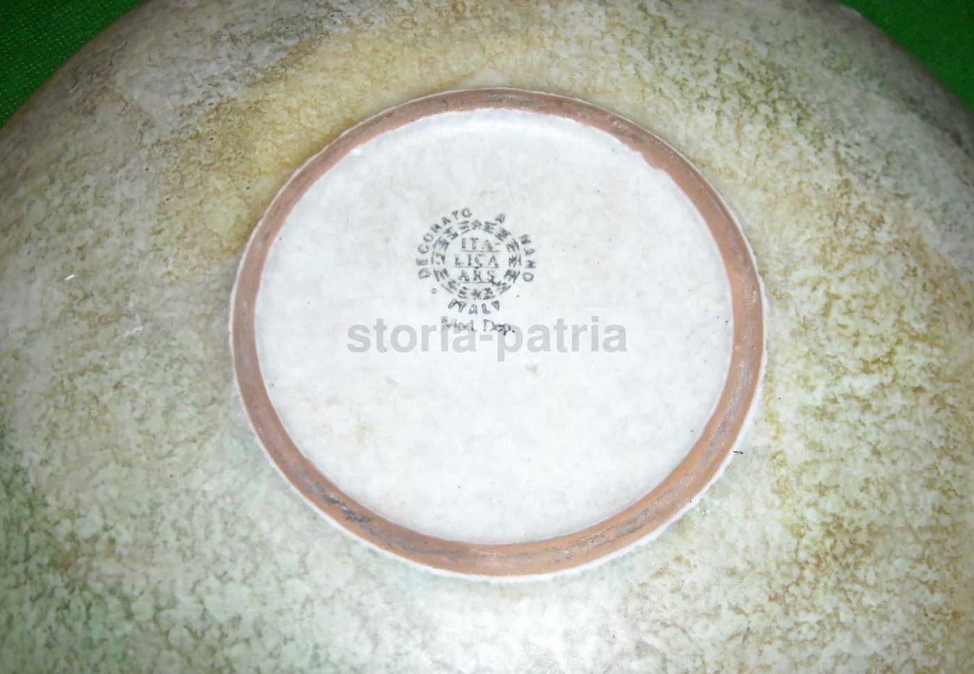 Grande Piatto In Ceramica Italica Ars, Anni '30, Con Cesto Di Frutta