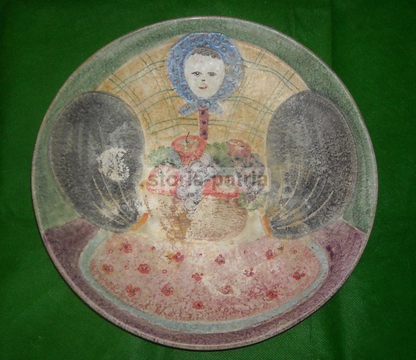 Grande Piatto In Ceramica Italica Ars, Anni '30, Con Cesto Di Frutta