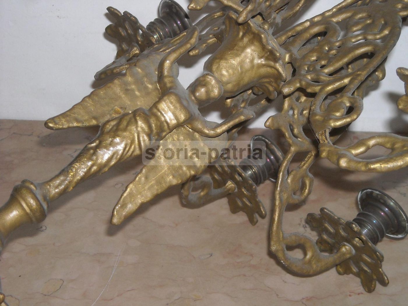 Candelabro Antico In Ottone A 7 Luci Con Angelo, Metà Dell'800