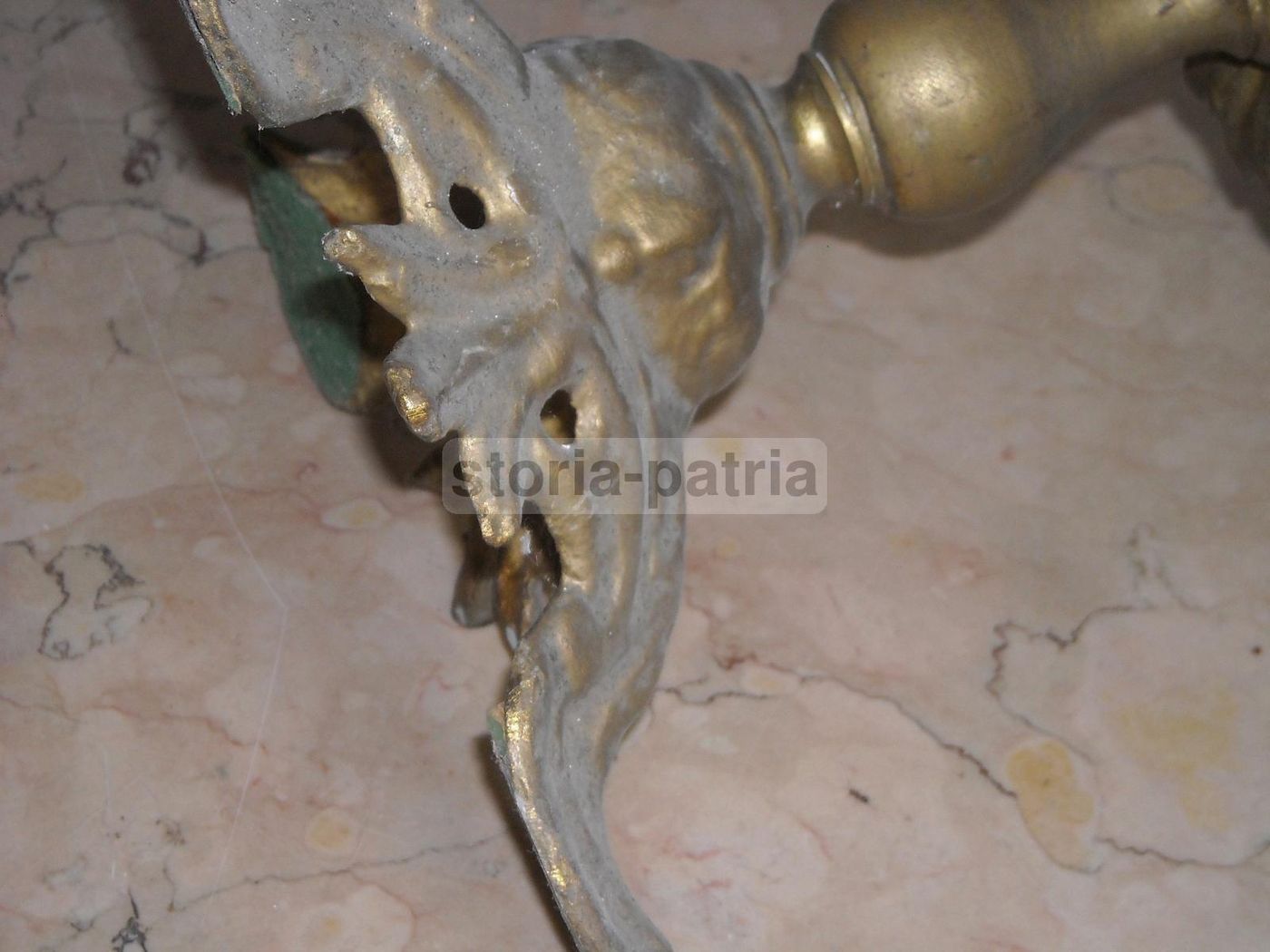 Candelabro Antico In Ottone A 7 Luci Con Angelo, Metà Dell'800