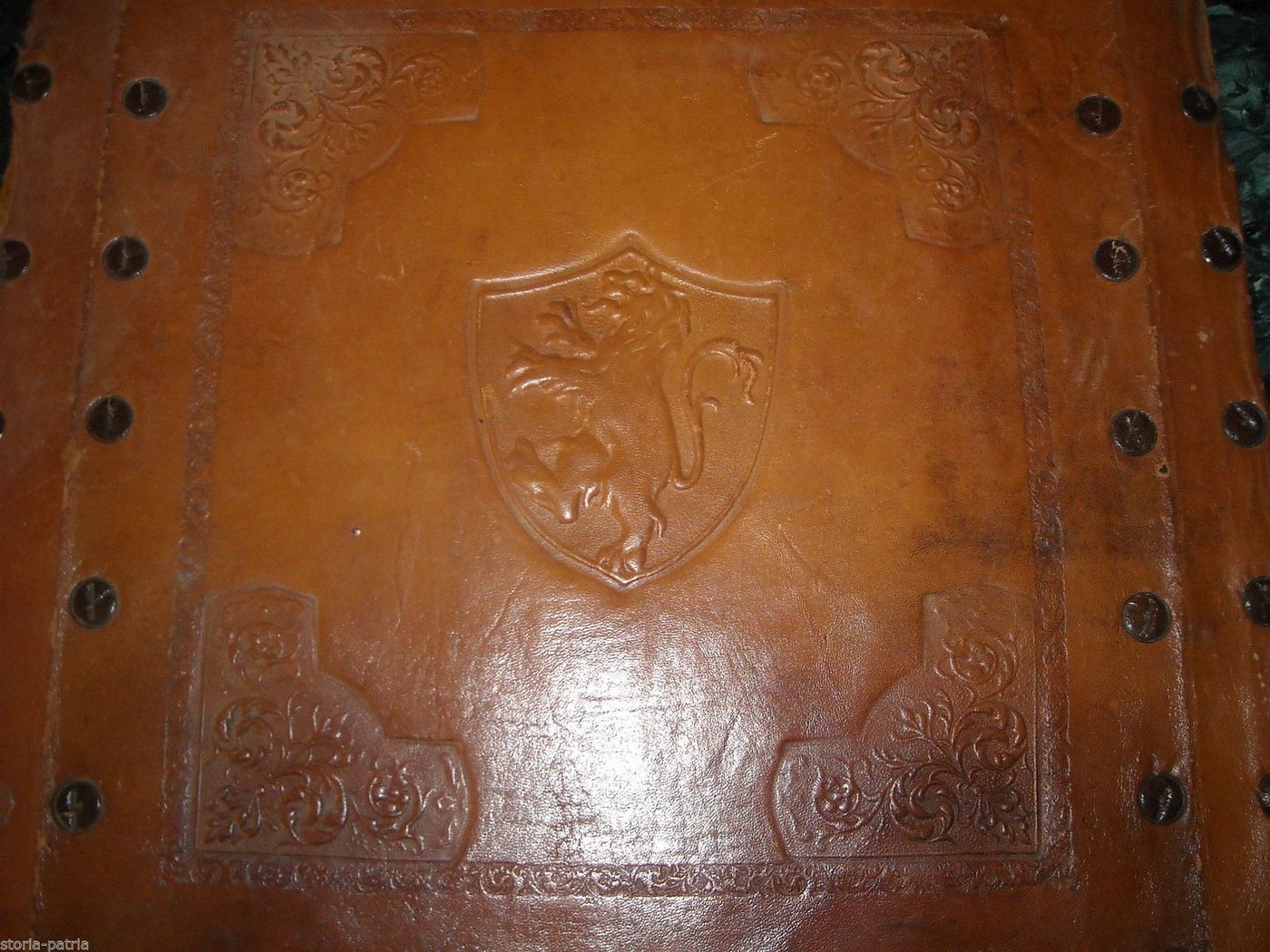 Pannello Araldico In Cuoio Con Leone Rampante, Fine '800 Inizio '900