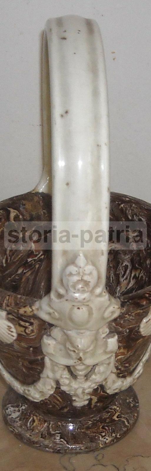 Vaso Ceramica Neoclassico Con Mascheroni E Conchiglie, XIX Secolo