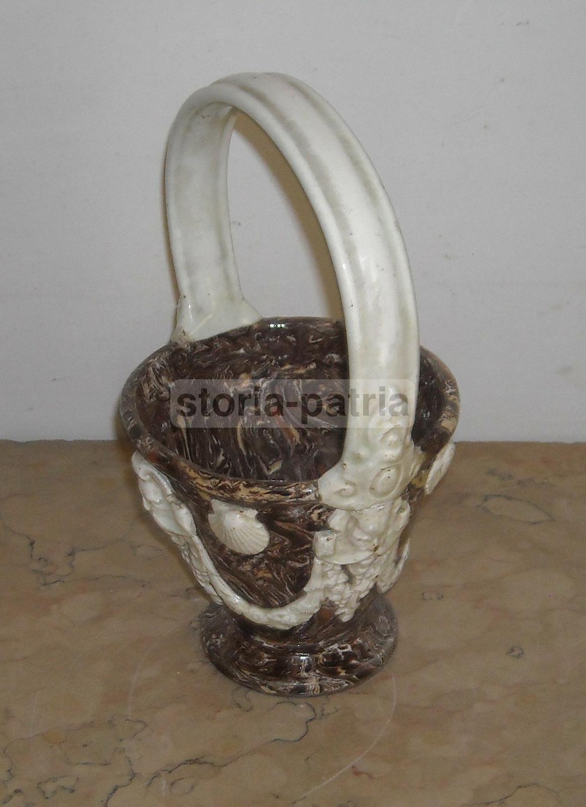 Vaso Ceramica Neoclassico Con Mascheroni E Conchiglie, XIX Secolo