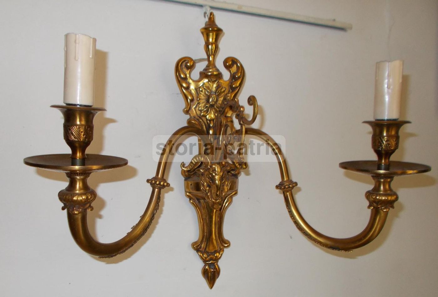 Applique In Metallo Dorato Con Mascherone Decorativo, Anni 1940 1960