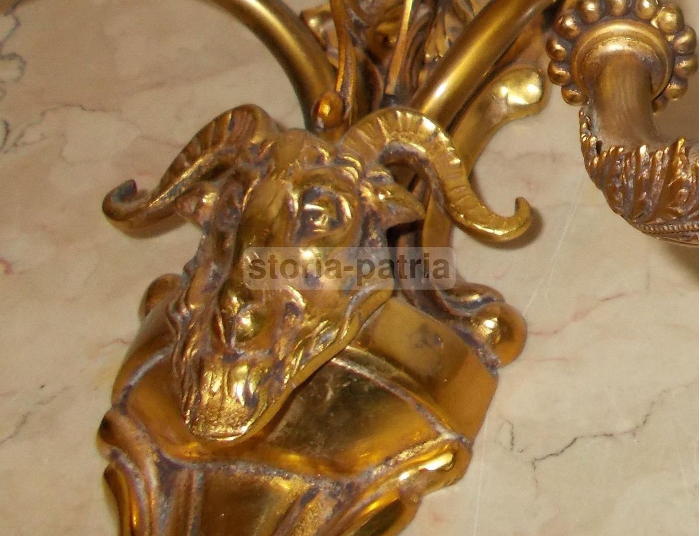 Applique Da Parete In Metallo Dorato Con Mascherone Allegorico, Anni '40 '60