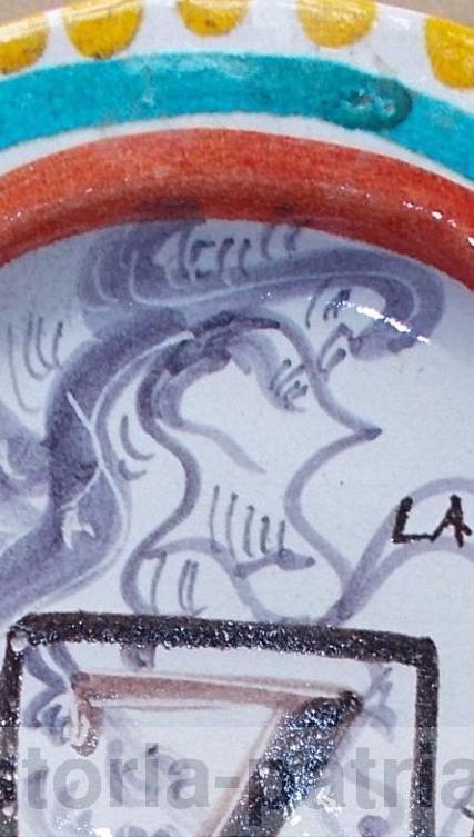 Piatto Decorativo In Ceramica Con Stemma Araldico De Simone, Firmato