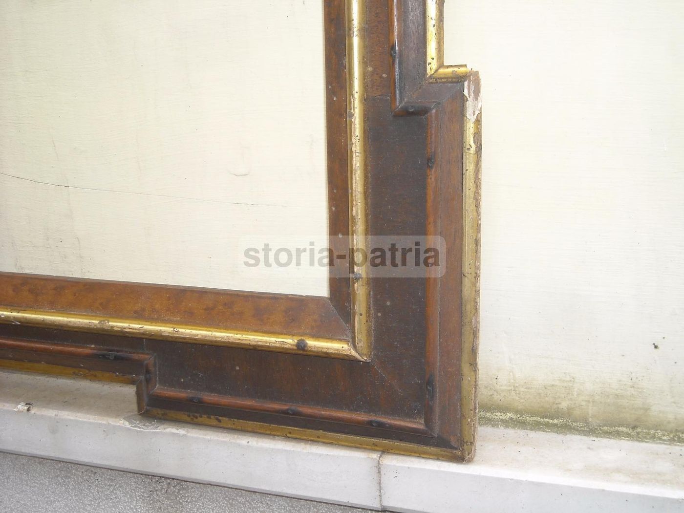 Cornice Antica In Legno Impiallacciato E Dorato Dell'800