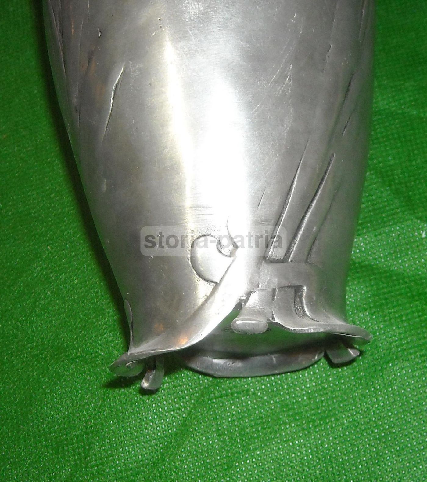 Vaso Liberty In Peltro Con Decorazioni Floreali, Anni '20