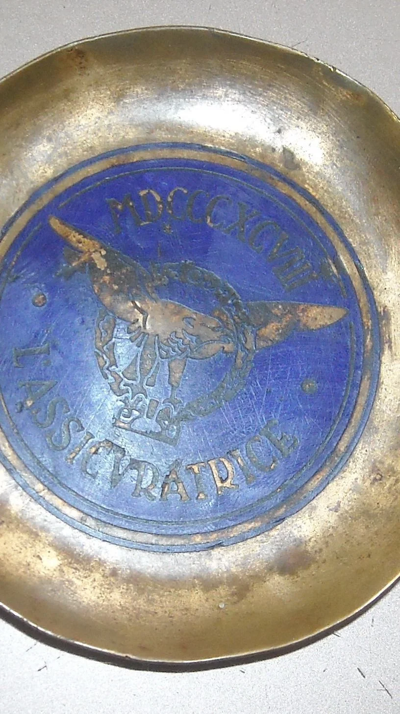 Posacenere Pubblicitario l'Assicuratrice 1898 in Ottone Smaltato