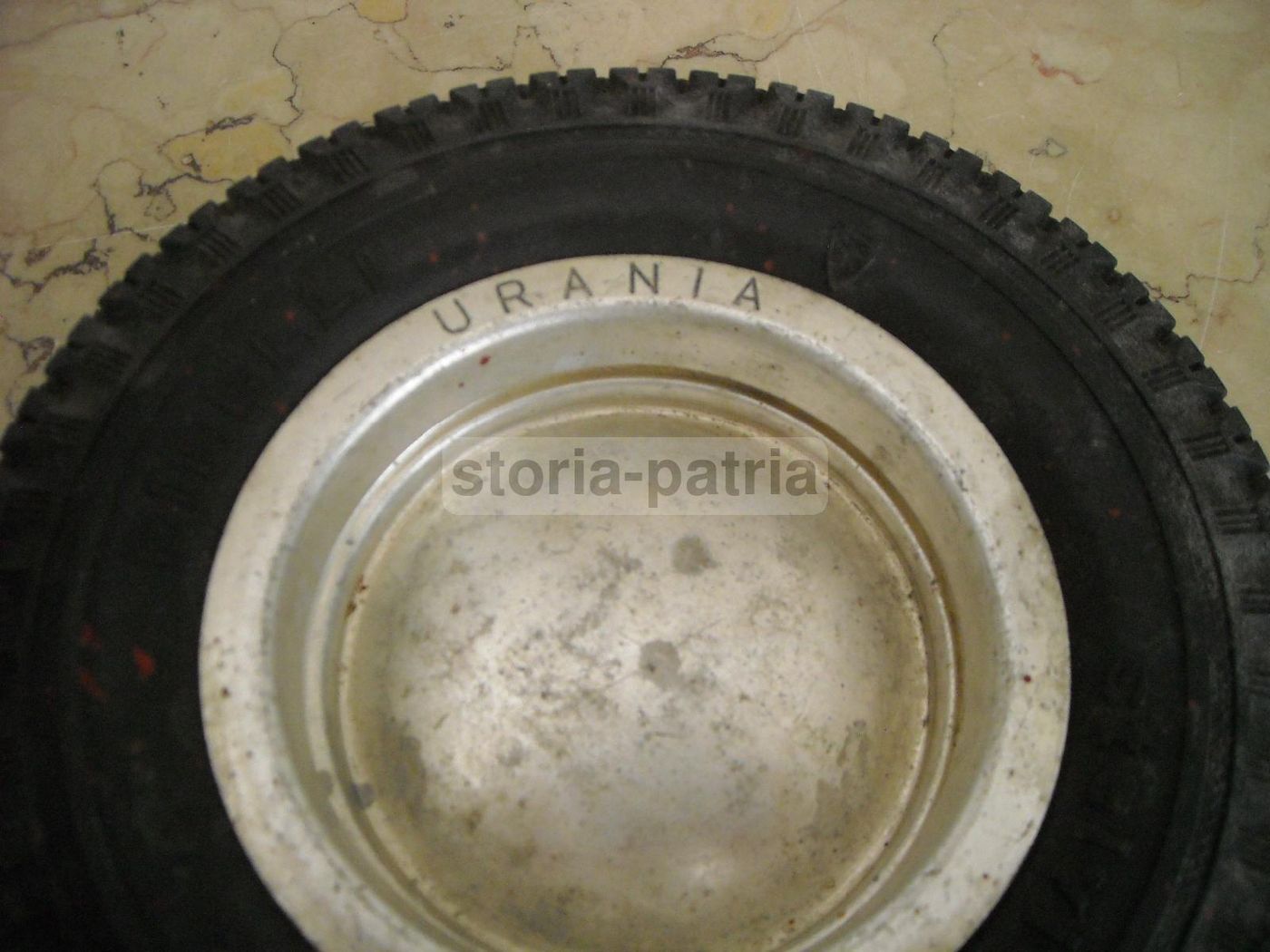 Posacenere Pneumatico Pirelli Urania Stelvio, Pubblicità Vintage