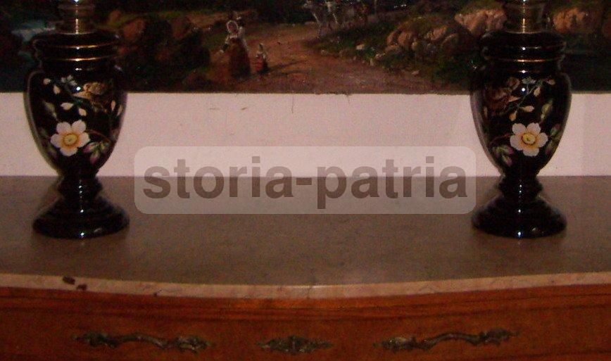 Lampada Antica A Petrolio In Vetro Opaline Nero Con Decoro Floreale