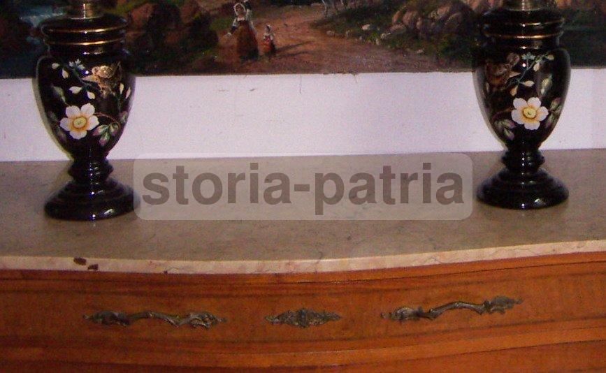 Lampada Antica A Petrolio In Vetro Opaline Nero Con Decoro Floreale