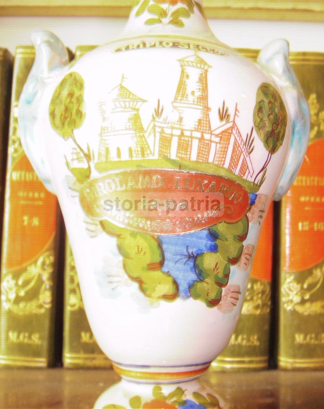 Bottiglia In Ceramica Di Faenza Luxardo Con Decoro Floreale, XX Secolo
