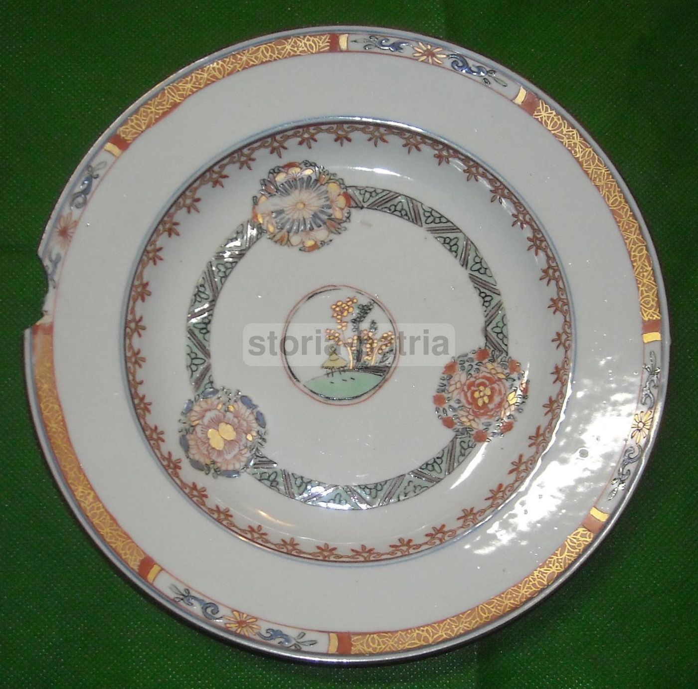 Piatto Antico In Porcellana Orientale Decorata