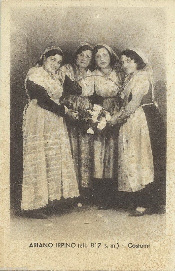 Cartolina Costumi Popolari Ariano Irpino, Edizione Capobianco, Anni '30