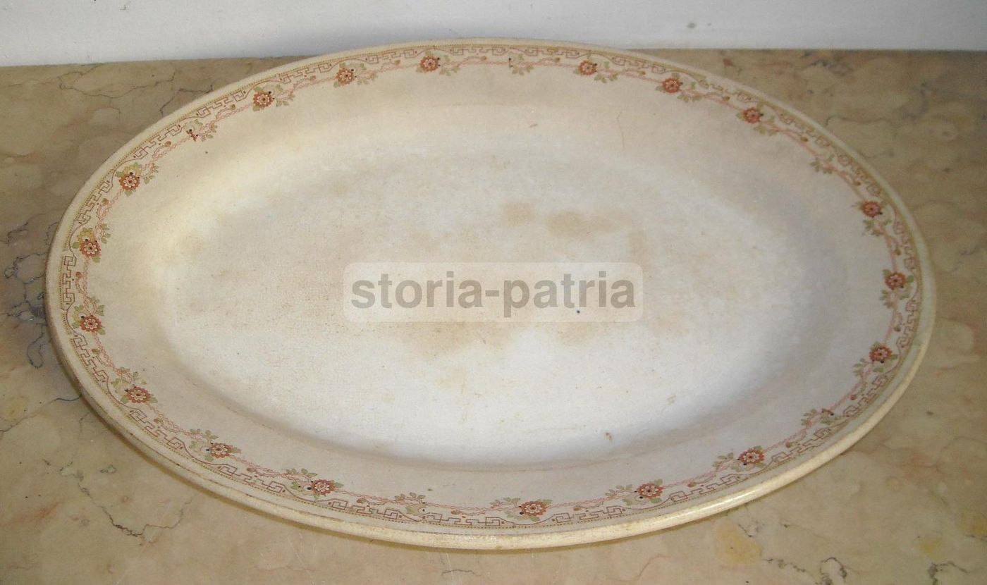Piatto Ovale In Ceramica Verbanum, Decorazioni Floreali Policrome, XIX Secolo
