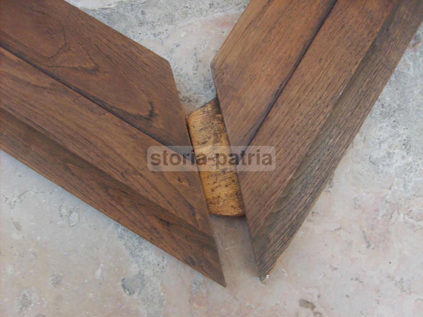Cornice Antica In Legno Massello Per Grandi Dipinti E Specchi (212x132 Cm)