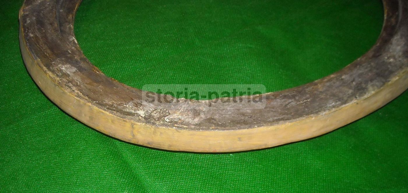 Cornice Ovale Antica Dorata Con Decori In Rilievo, XIX Secolo