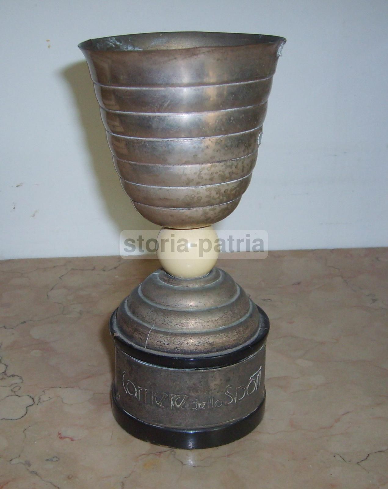 Coppa Trofeo "Corriere Dello Sport" In Metallo Argentato