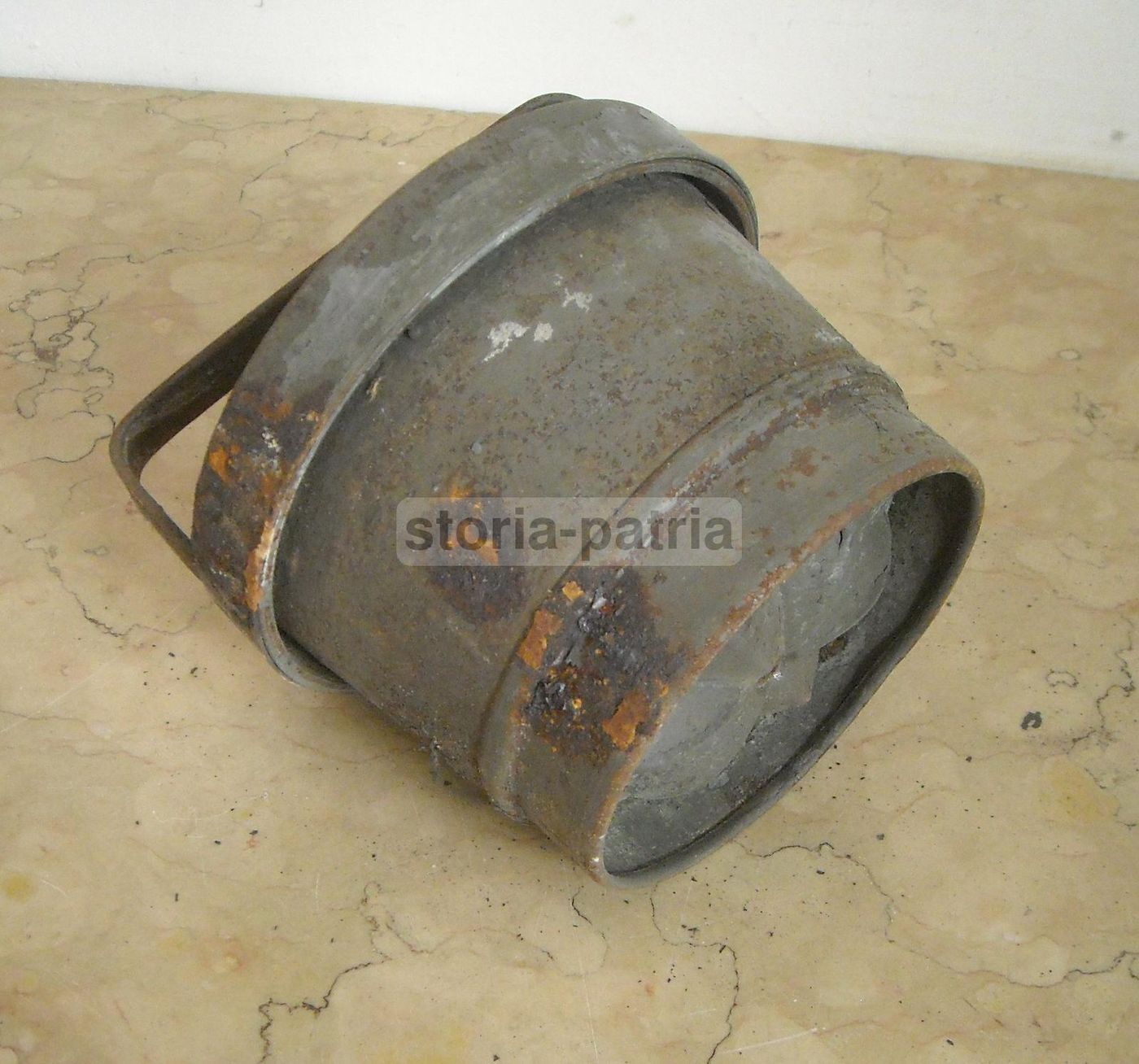 Antico Utensile Per Pasticceria In Metallo Con Coperchio, Primo '900