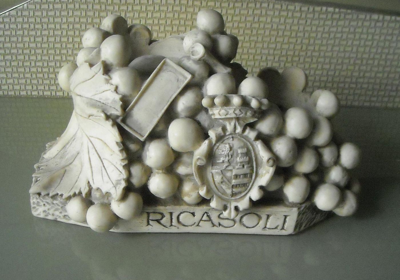 Soprammobile Pubblicitario Ricasoli Uva Vino Stemma Araldico 1950