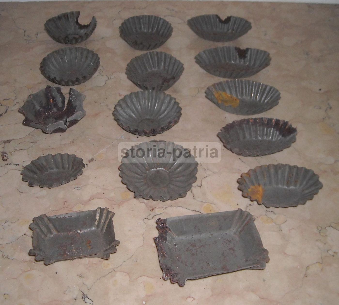 14 Formine Antiche Per Dolci In Latta Anni '30 Da Collezione
