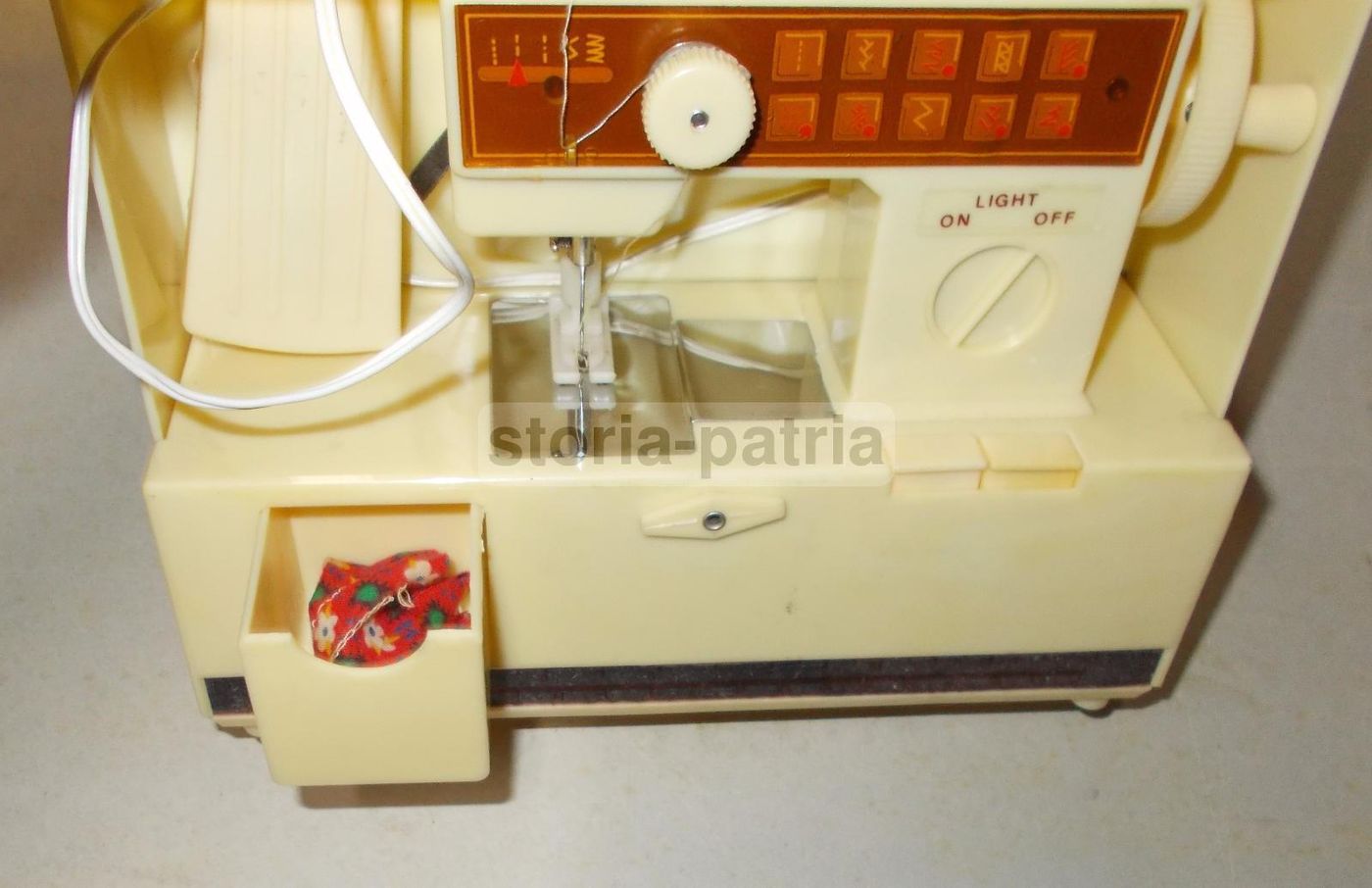 Macchina Da Cucire Portatile Vintage Anni 60 70 Made In Hong Kong