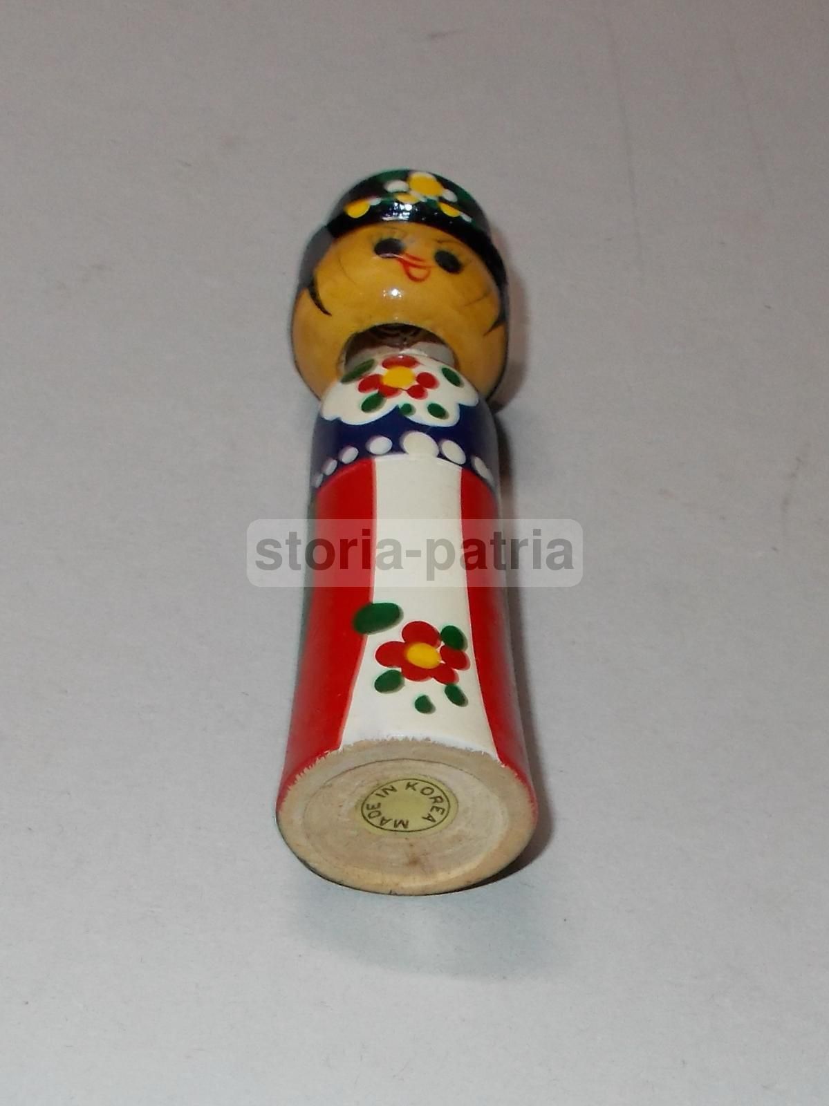 Bambolina Coreana In Legno Con Testa Oscillante, Anni '50