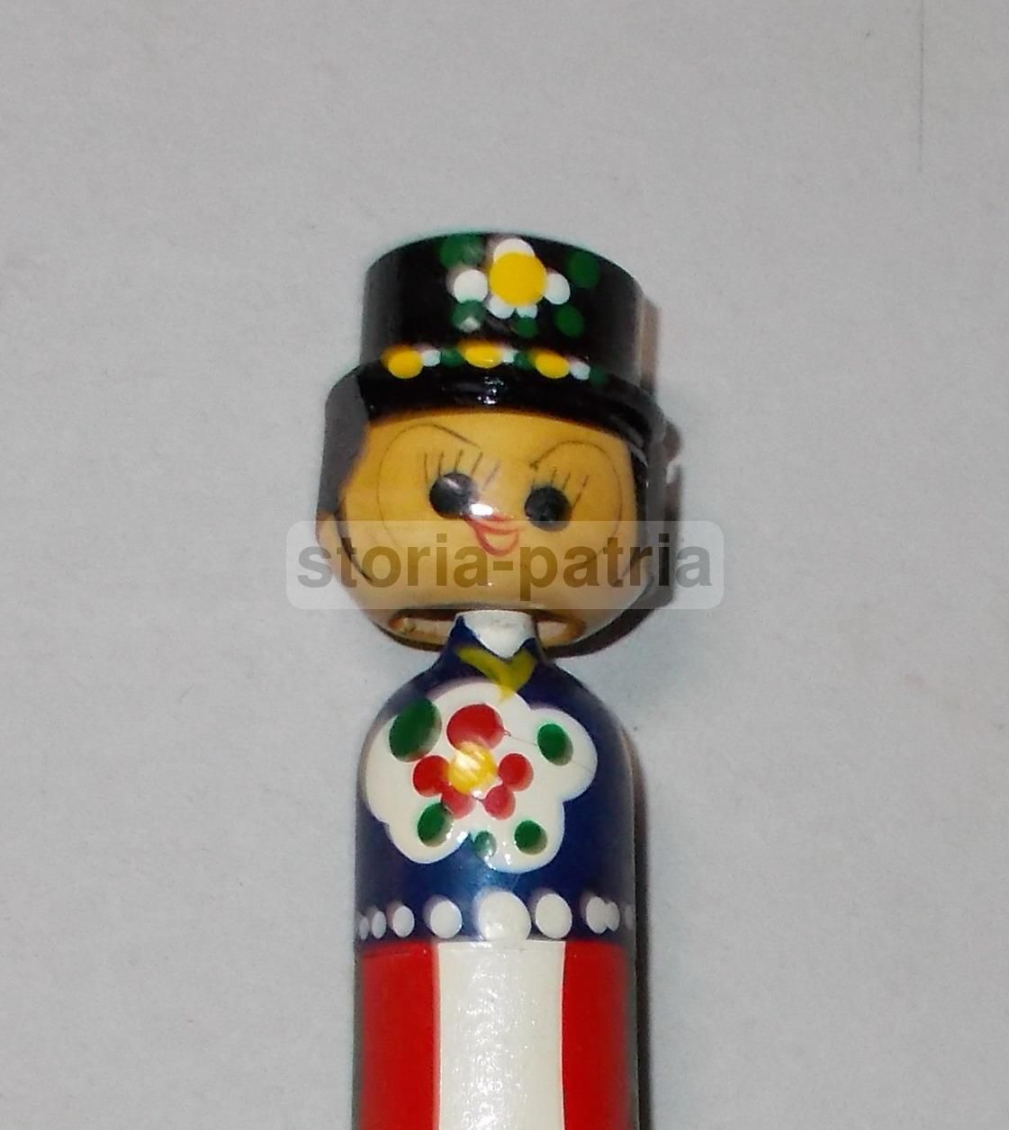 Bambolina Coreana In Legno Con Testa Oscillante, Anni '50