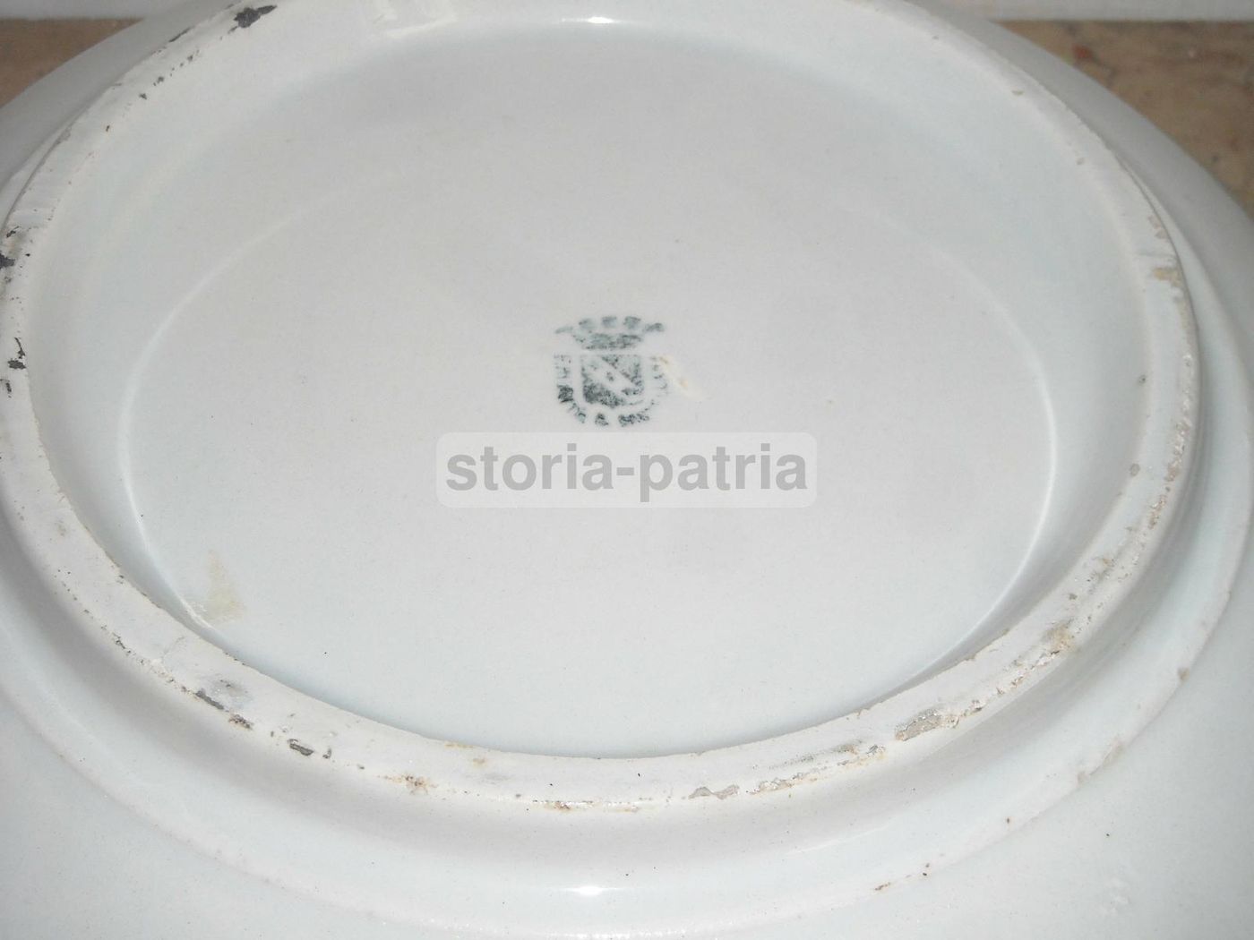 Scodellone Antico In Ceramica Con Stemma Araldico, XIX Secolo