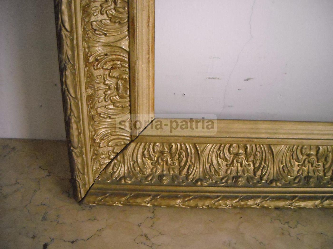 Cornice Antica Dorata Fine '800 Con Decorazioni Vegetali (79x66 Cm)