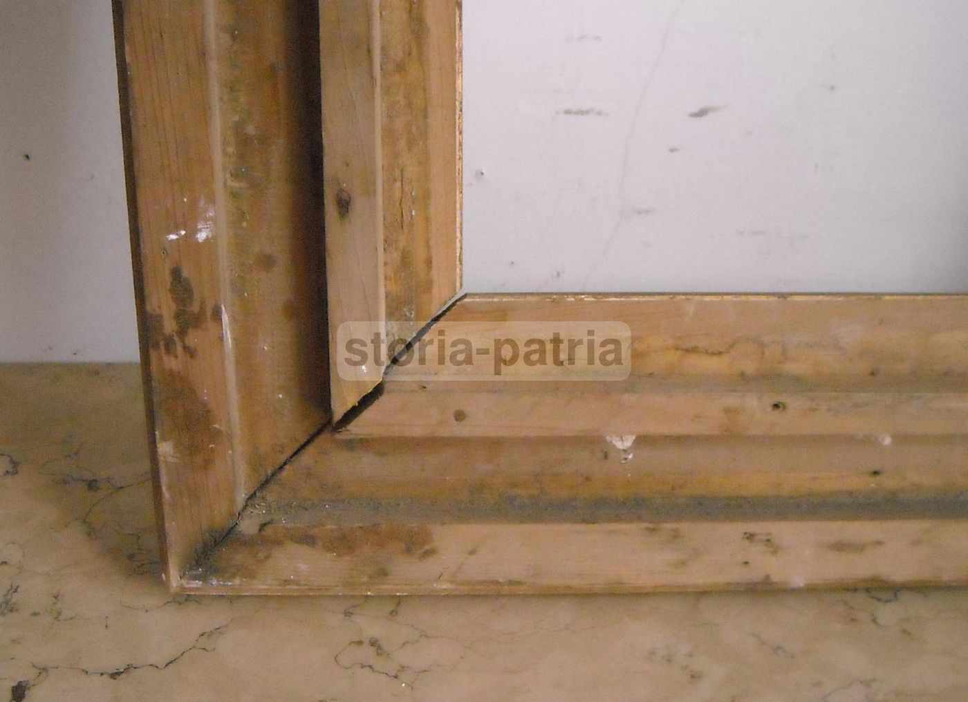 Cornice Antica Dorata Fine '800 Con Decorazioni Vegetali (79x66 Cm)
