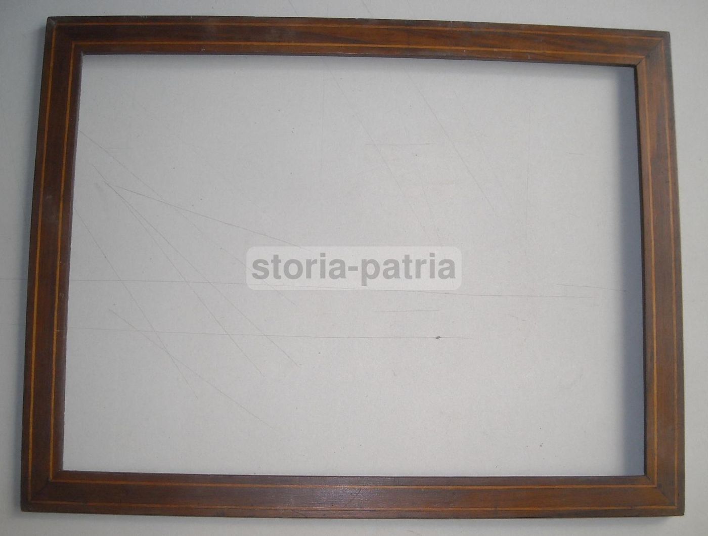 Cornice Antica In Noce Con Intarsio (55x42 Cm)