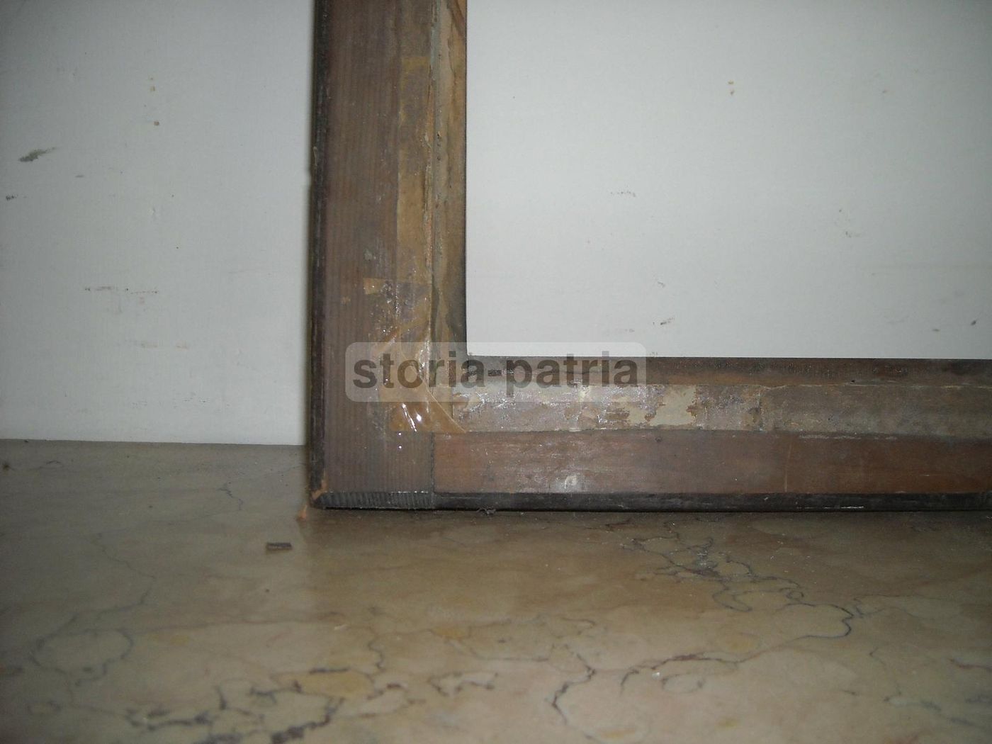 Cornice Antica In Legno Con Decorazioni Floreali In Ottone Liberty