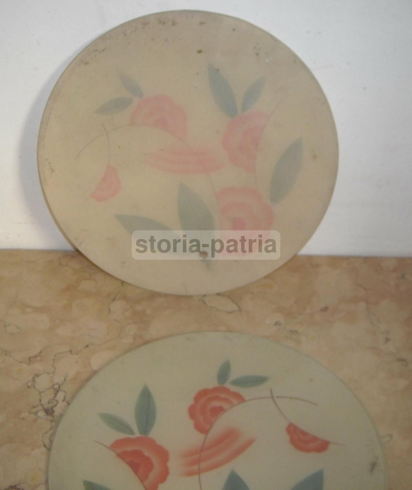 Coppia Di Vetri Decorativi Per Lampada Con Motivi Floreali, Anni 1930 1960