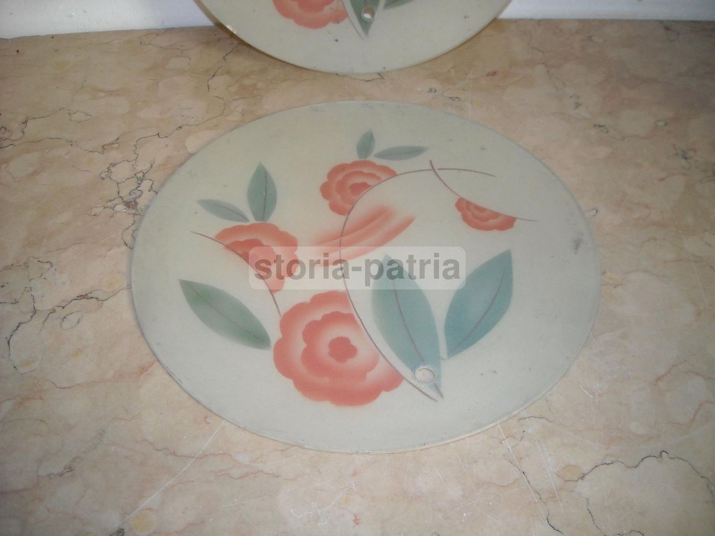 Coppia Di Vetri Decorativi Per Lampada Con Motivi Floreali, Anni 1930 1960