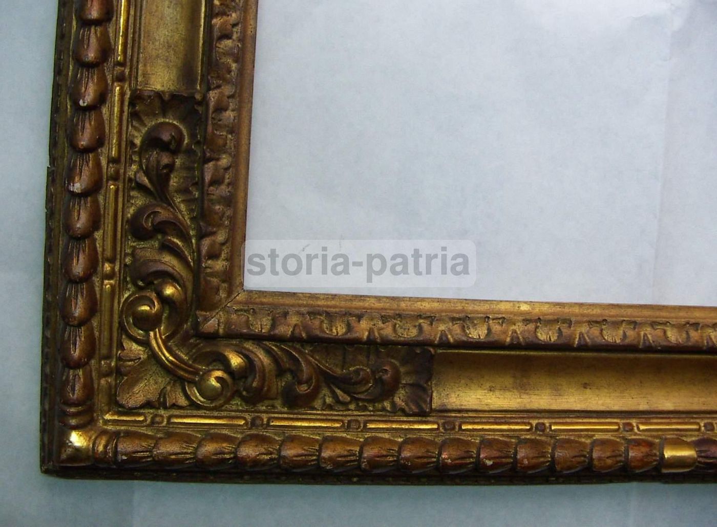 Cornice Antica Dorata Intagliata In Legno, 90x76 Cm, Metà '800