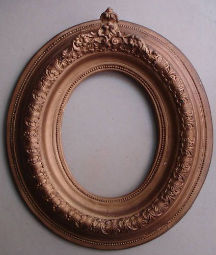 Cornice Ovale Dorata Con Cimasa, Fine '800 Inizio '900, Legno E Pastiglia