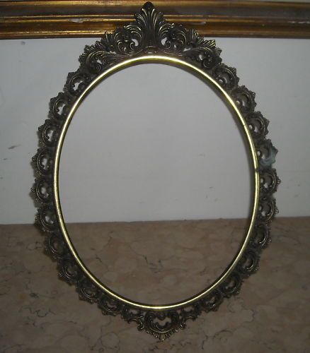 Cornice Ovale In Ottone Con Volute E Fregi Vegetali, Metà '900