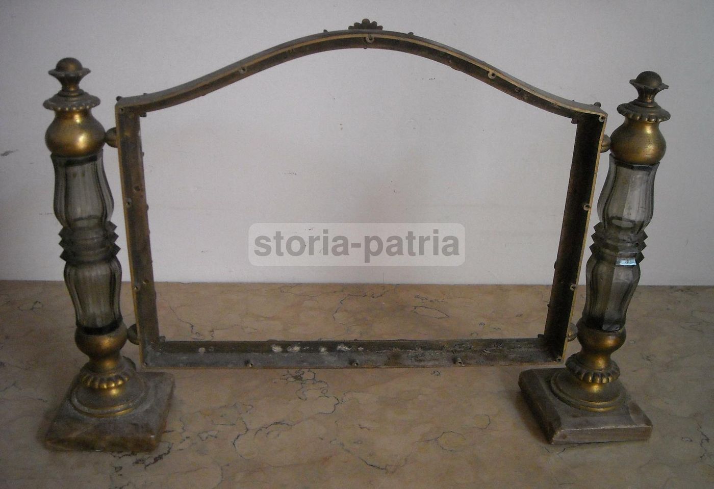 Cornice In Ottone Dorato Con Inserti In Vetro E Basi In Marmo, Anni '30