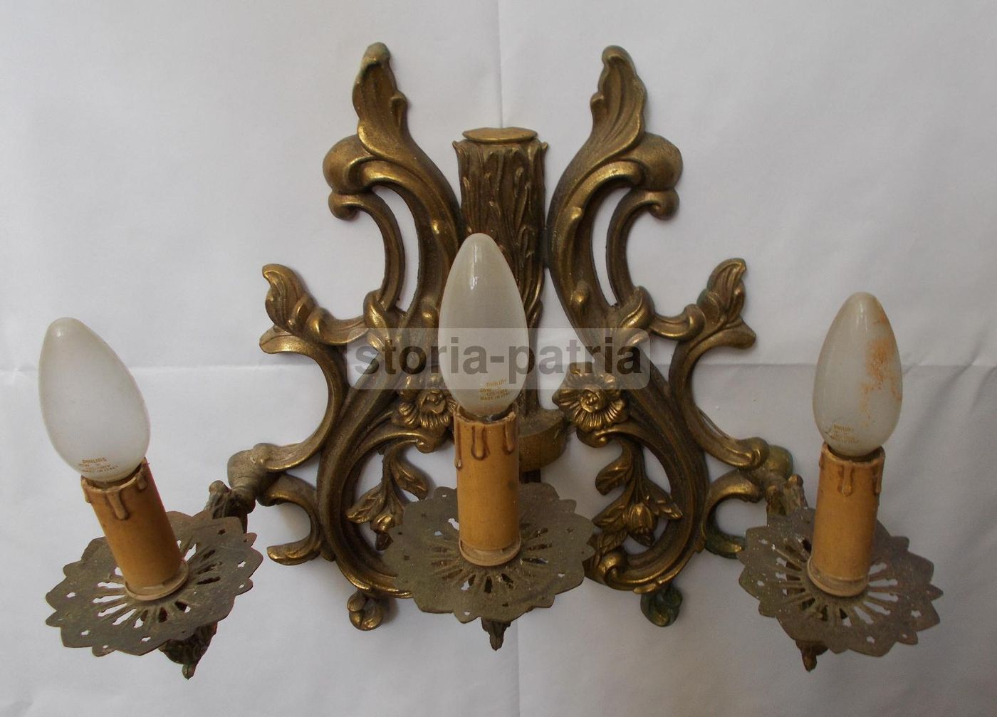 Applique Da Parete In Metallo Bronzato 3 Luci Stile Settecentesco