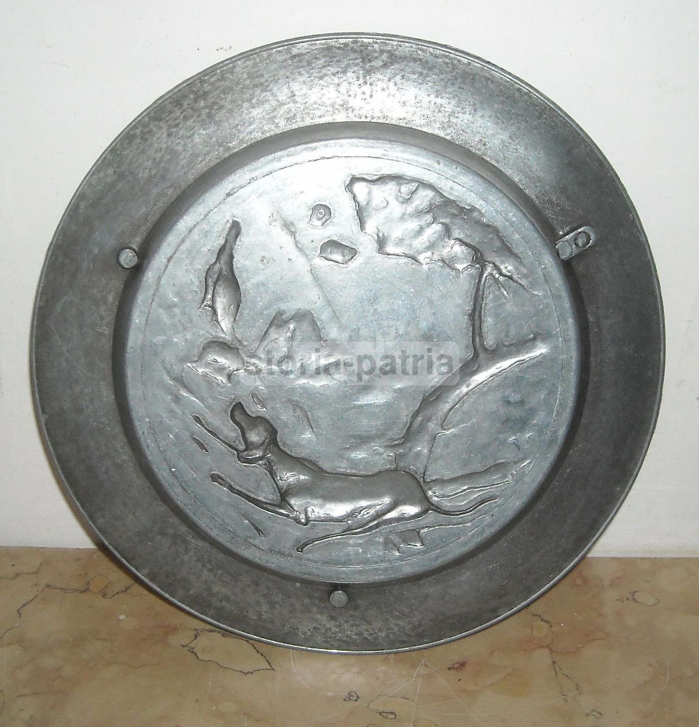 Piatto Decorativo Scena Di Caccia Con Cane E Fagiano In Metallo, Anni 50