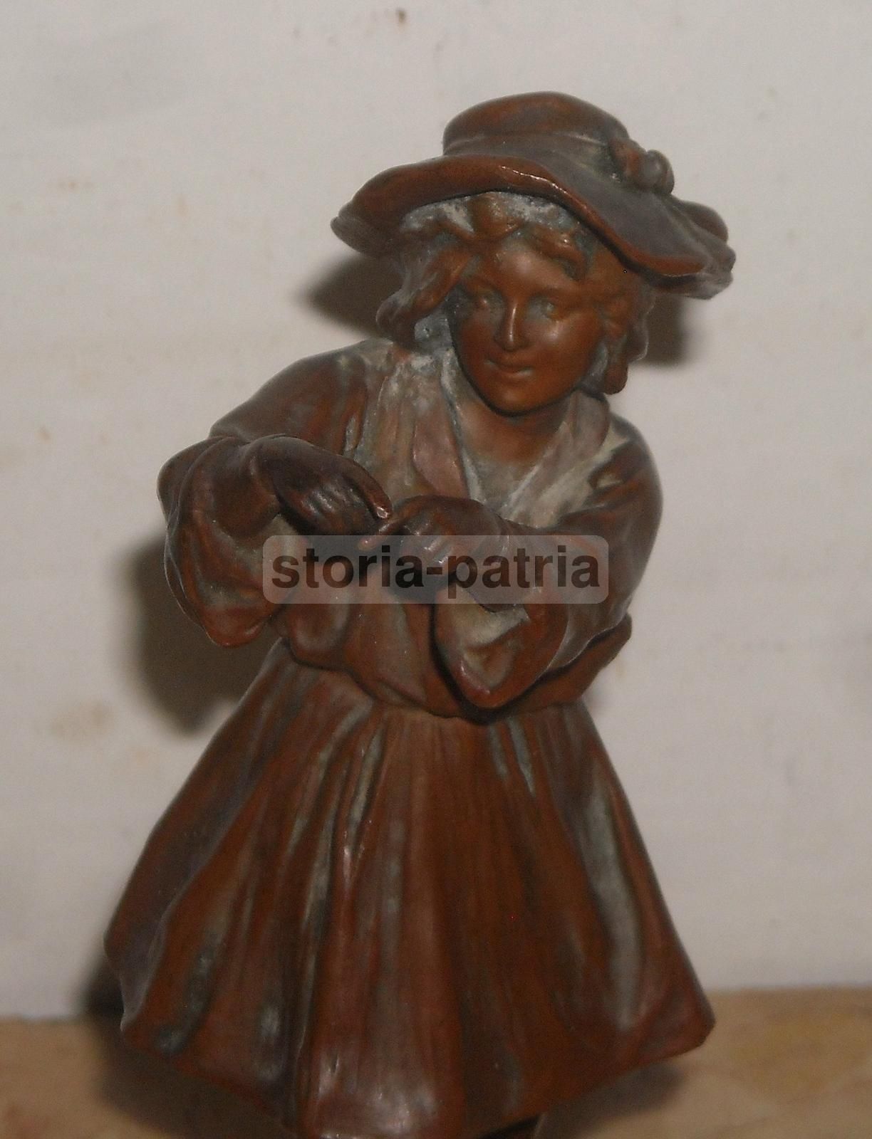 Scultura Bronzata Giovane Donna Con Cappello, Anni '50