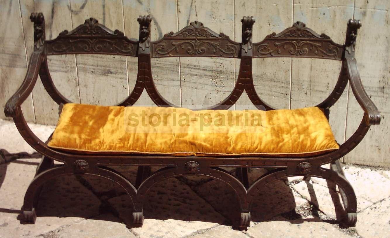 Divano Antico Intagliato Stile Rinascimentale, Primi '900, Lombardia