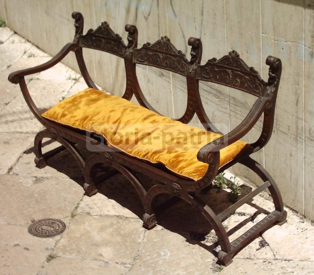Divano Antico Intagliato Stile Rinascimentale, Primi '900, Lombardia