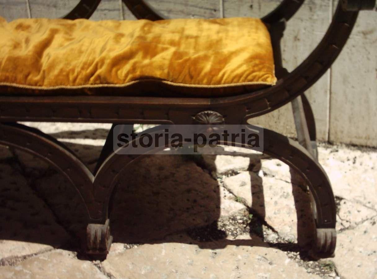 Divano Antico Intagliato Stile Rinascimentale, Primi '900, Lombardia
