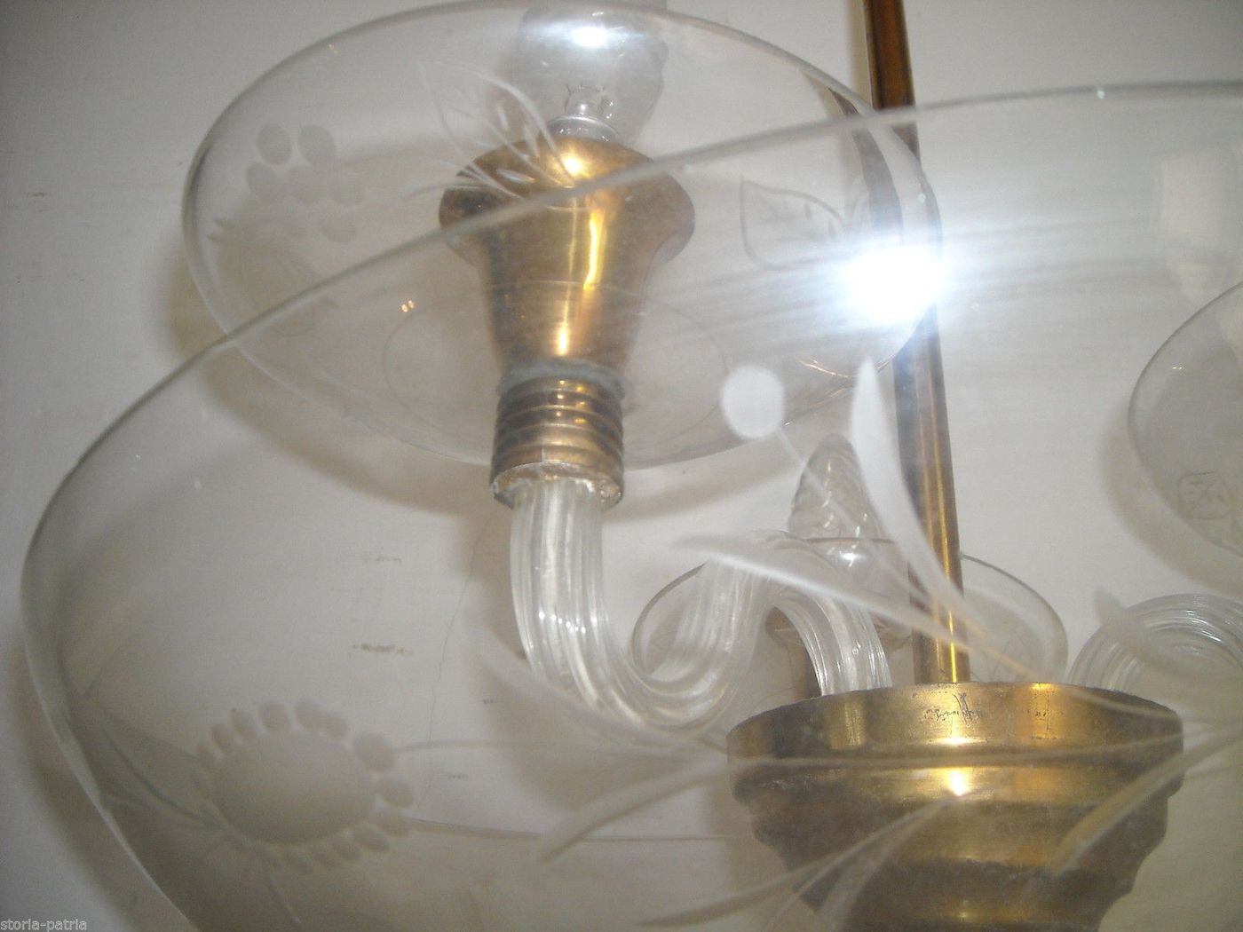Lampadario d'Epoca Art Déco Con Vetri Incisi E Tre Appliques